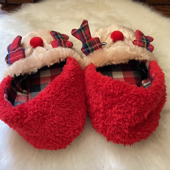 Cute Rudolph slippers in size S/M - Picture 4 of 6